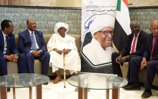 السودان – “الفضاء نيوز”: *وزيرا الخارجية والثقافة والإعلام يستقبلا البروفيسور علي شمو بمطار الخرطوم*