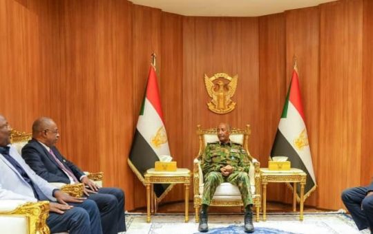 السودان – “الفضاء نيوز”: *رئيس مجلس السيادة يلتقي وفد الاتحاد السوداني لكرة القدم*
