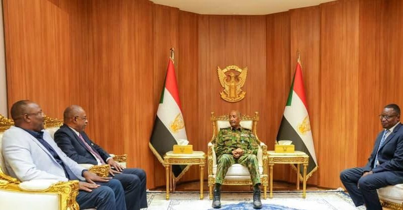 السودان – “الفضاء نيوز”: *رئيس مجلس السيادة يلتقي وفد الاتحاد السوداني لكرة القدم*