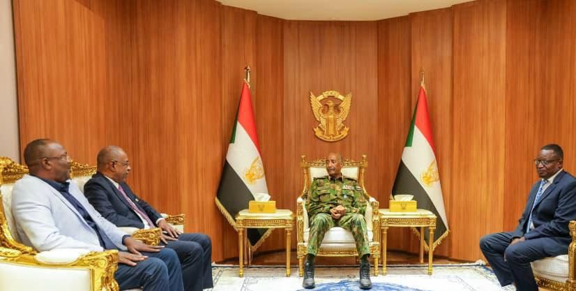 السودان – “الفضاء نيوز”: *رئيس مجلس السيادة يلتقي وفد الاتحاد السوداني لكرة القدم*