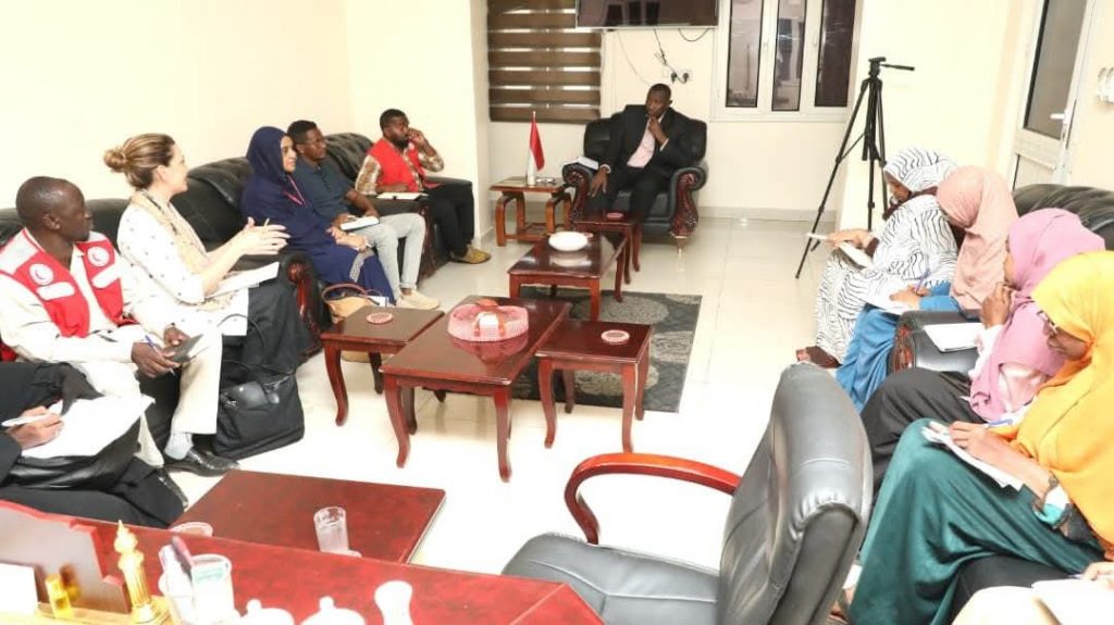 السودان – “الفضاء نيوز” :  *فريني: إتفاق مع الهلال الأحمر واللجنة الدولية للصليب الاحمر وفق إطار قانوني واضح للتوعية المجتمعية*