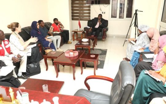 السودان – “الفضاء نيوز” :  *فريني: إتفاق مع الهلال الأحمر واللجنة الدولية للصليب الاحمر وفق إطار قانوني واضح للتوعية المجتمعية*
