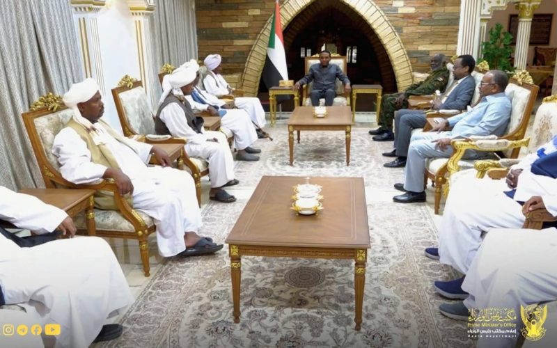 السودان – “الفضاء نيوز”: *رئيس الوزراء يلتقي ناظر عموم قبائل البني عامر*