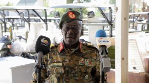 السودان – “الفضاء نيوز”: *وزير الدفاع يدشن توزيع وسائل إنتاج لأسر الشهداء ويعلن مشروعاً لإسكانهم بالولايات*