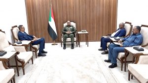 *إبراهيم جابر يرأس الاجتماع الخاص بتوفير السلع البترولية وكبح جماح سعر الصرف*