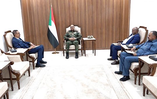 *إبراهيم جابر يرأس الاجتماع الخاص بتوفير السلع البترولية وكبح جماح سعر الصرف*