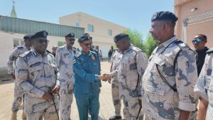 مدير الجمارك يتفقد مكافحة التهريب بالبحر الاحمر