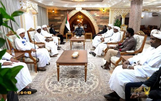 السودان – “الفضاء نيوز”: *رئيس الوزراء يطلع على جهود لجنة المصالحات المجتمعية*