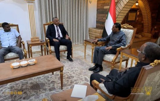 السودان – “الفضاء نيوز”: *رئيس الوزراء يؤكد حرص حكومة الأمل على تطوير قطاعي التعليم والسياحة بالبلاد*
