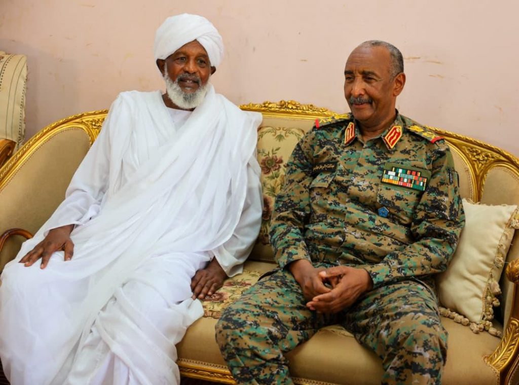 السودان – “الفضاء نيوز”: *رئيس مجلس السيادة يشيد بوقفة أهل العيلفون ودعمهم للقوات المسلحة في معركة الكرامة*