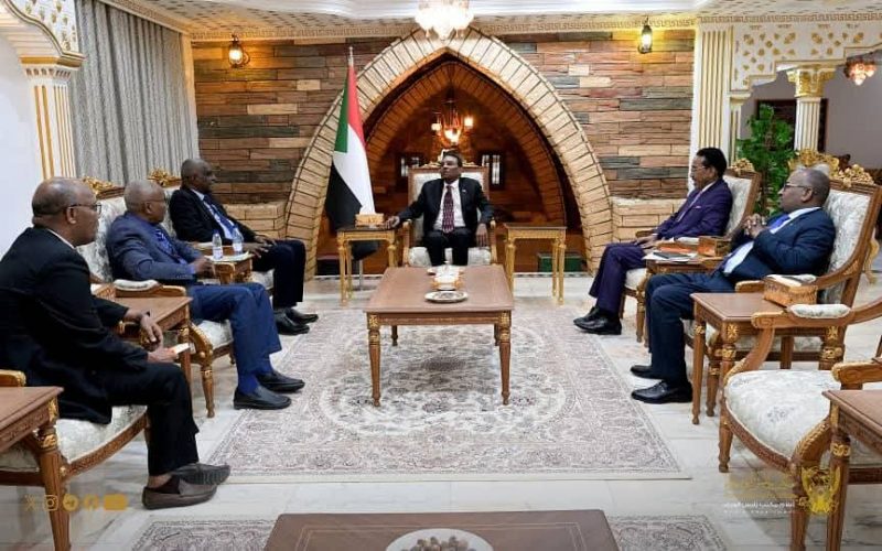 السودان – “الفضاء نيوز”: *رئيس الوزراء يؤكد حرص حكومة الأمل على معالجة قضايا الأطباء*