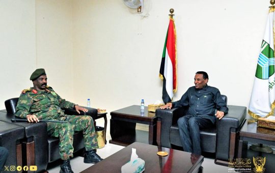 السودان – “الفضاء نيوز”: *رئيس الوزراء يطلع على مجمل الأوضاع بالولاية الشمالية*