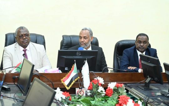 السودان – “الفضاء نيوز”: *وزير الصحة يلتقي والي جنوب كردفان*