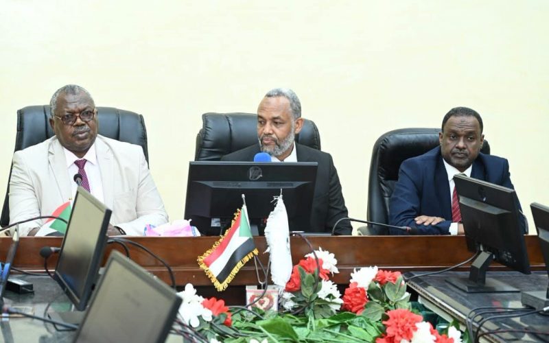 السودان – “الفضاء نيوز”: *وزير الصحة يلتقي والي جنوب كردفان*
