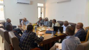 السودان – “الفضاء نيوز”: *رئيس مفوضية السلام يلتقي أستاذة جامعات وأكاديميين لبحث إعداد الرؤية المستقبلية للسودان*