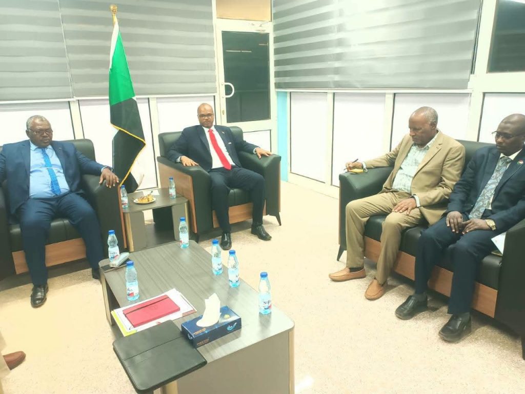 السودان – “الفضاء نيوز”: *والي ولاية جنوب كردفان يضع مشاكل وقضايا التعليم على منضدة وزير التعليم والتربية الوطنية الإتحادي … واللقاء يخرج بثمرات و وعود*