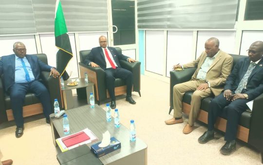 السودان – “الفضاء نيوز”: *والي ولاية جنوب كردفان يضع مشاكل وقضايا التعليم على منضدة وزير التعليم والتربية الوطنية الإتحادي … واللقاء يخرج بثمرات و وعود*