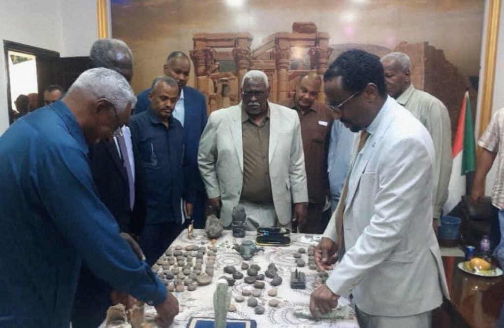 السودان – “الفضاء نيوز”: *الاعيسر يشيد بدور جهاز المخابرات العامة في إحباط تهريب الآثار وحماية الهوية الوطنية*