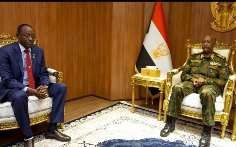 السودان – “الفضاء نيوز”: *رئيس مجلس السيادة يلتقي مدير جهاز المخابرات في جنوب السودان*