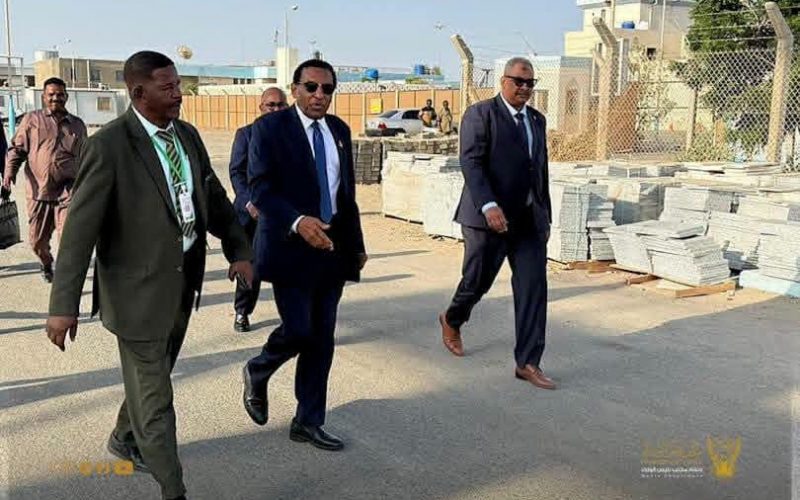 السودان – “الفضاء نيوز”: *في طريق عودته إلى الخرطوم .. رئيس الوزراء يقف على مستوى تنفيذ توجيهاته السابقة الخاصة بمطار بورتسودان الدولي*
