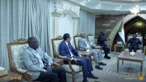 السودان – “الفضاء نيوز”: *رئيس الوزراء يترأس اجتماعاََ يتناول الأوضاع الاقتصادية*