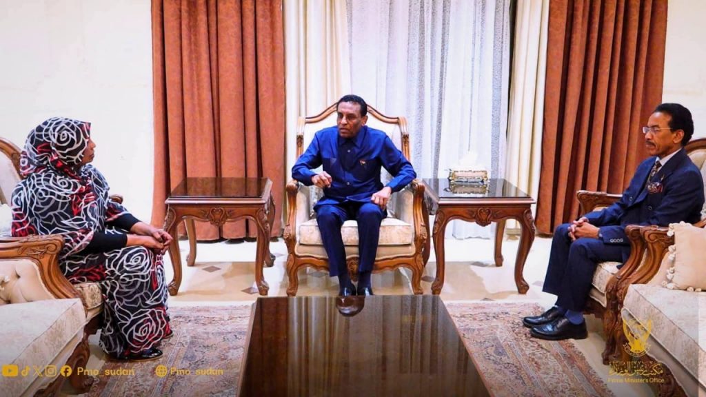 السودان – “الفضاء نيوز”: *رئيس الوزراء يلتقي رئيس مجلس شؤون الأحزاب السياسية*