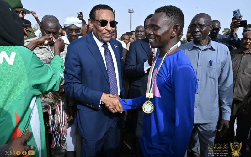 السودان – “الفضاء نيوز”: *د.كامل ادريس : تحرير دارفور بات قريبا جدا*